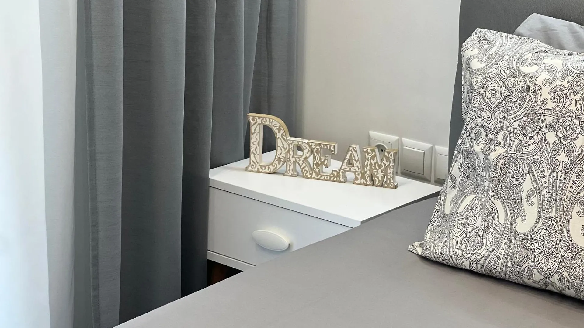 Oasis In Thessaloniki With 500 Mbps Internet Apartment 0*,