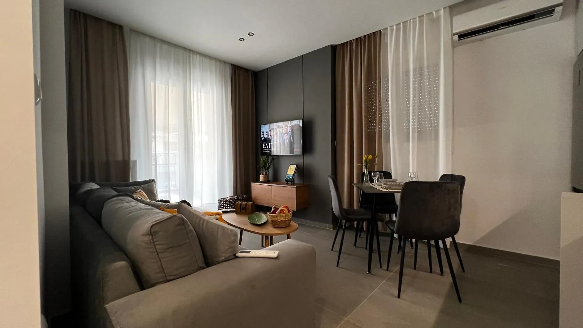Oasis In Thessaloniki With 500 Mbps Internet Apartment Greece