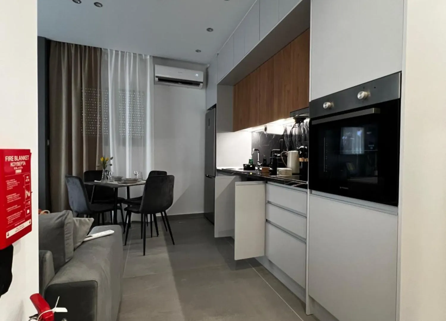 Oasis In Thessaloniki With 500 Mbps Internet Apartment
