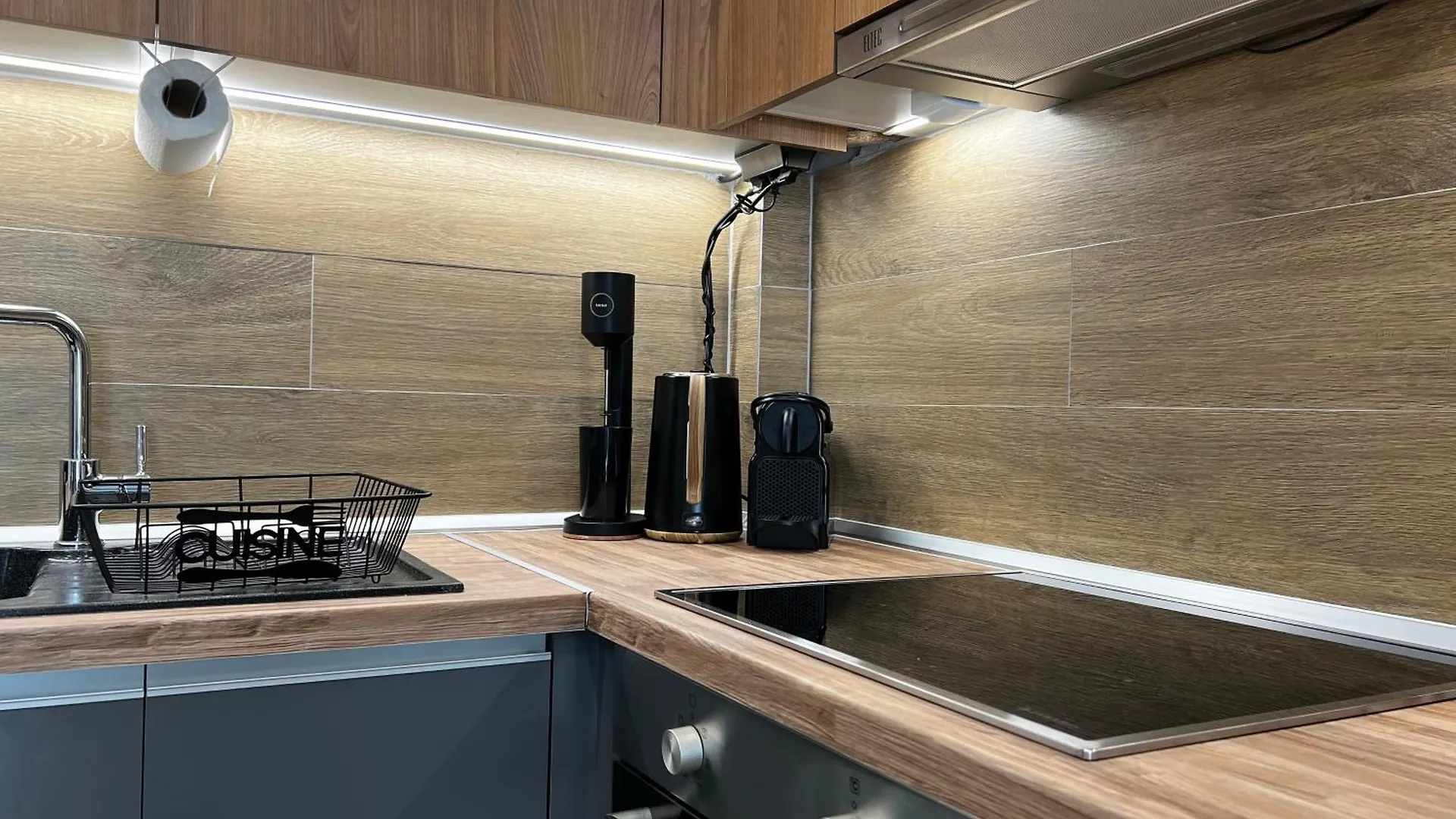 Oasis In Thessaloniki With 500 Mbps Internet Apartment