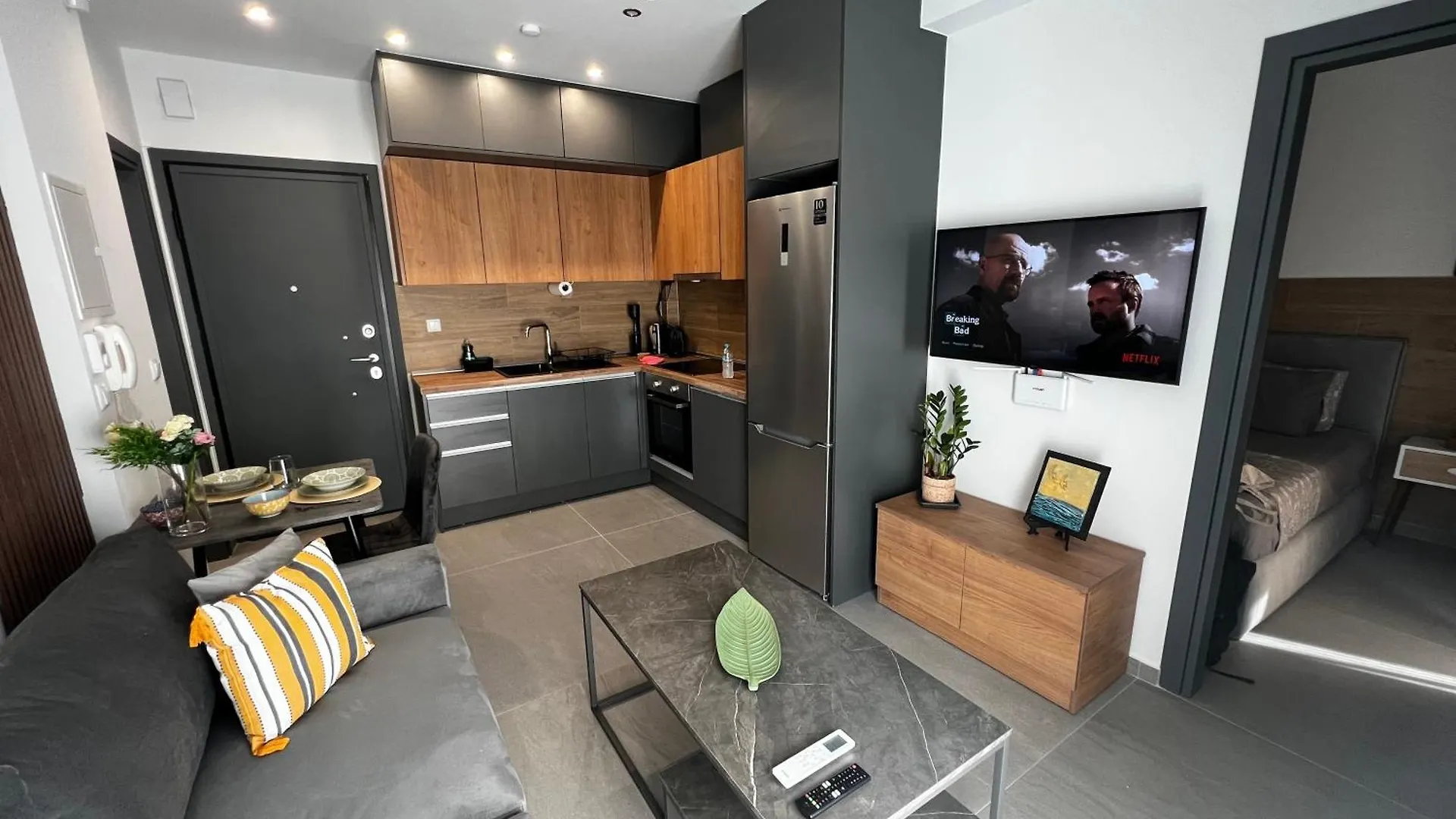 Oasis In Thessaloniki With 500 Mbps Internet Apartment