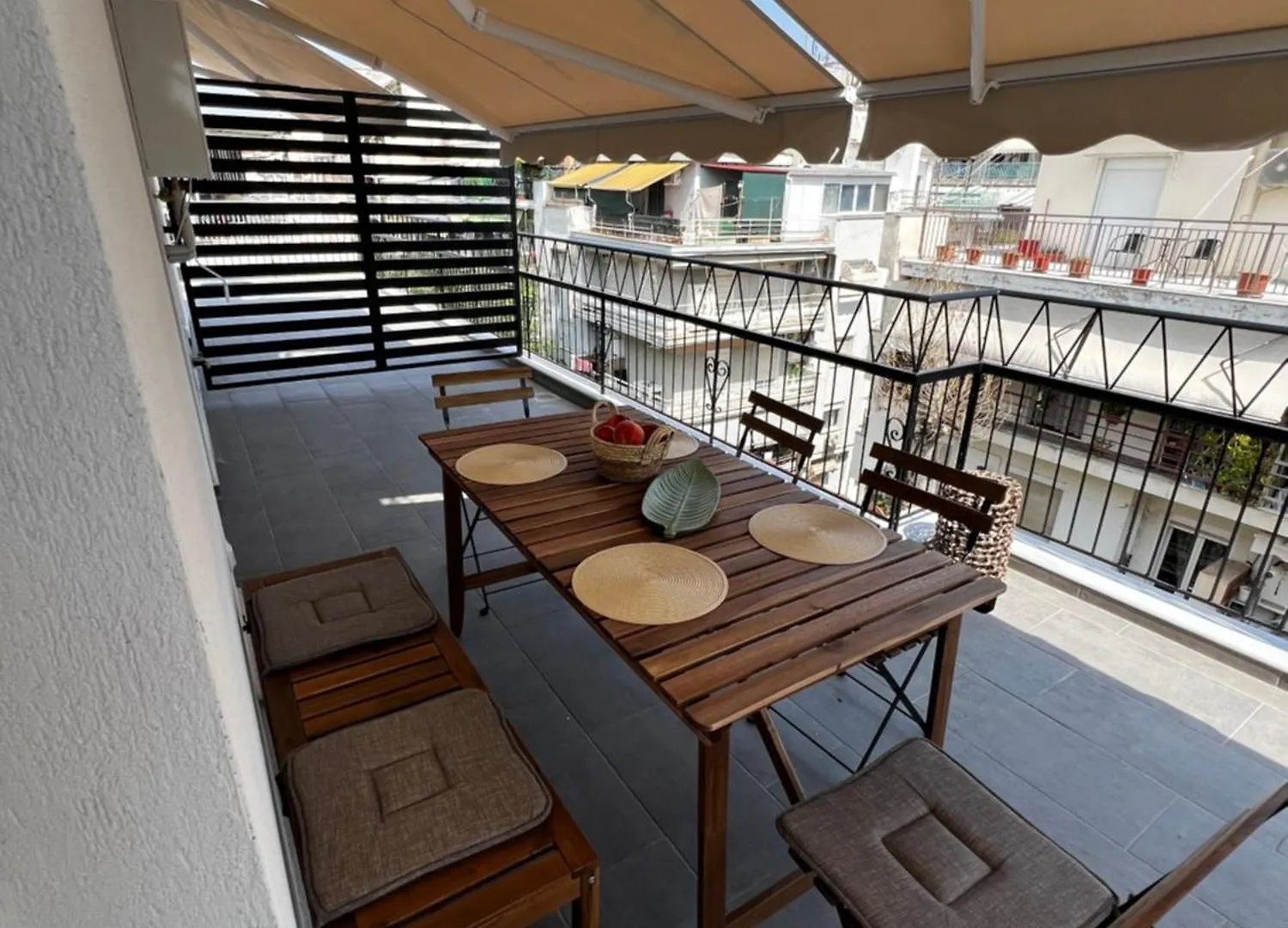 Oasis In Thessaloniki With 500 Mbps Internet Apartment Greece